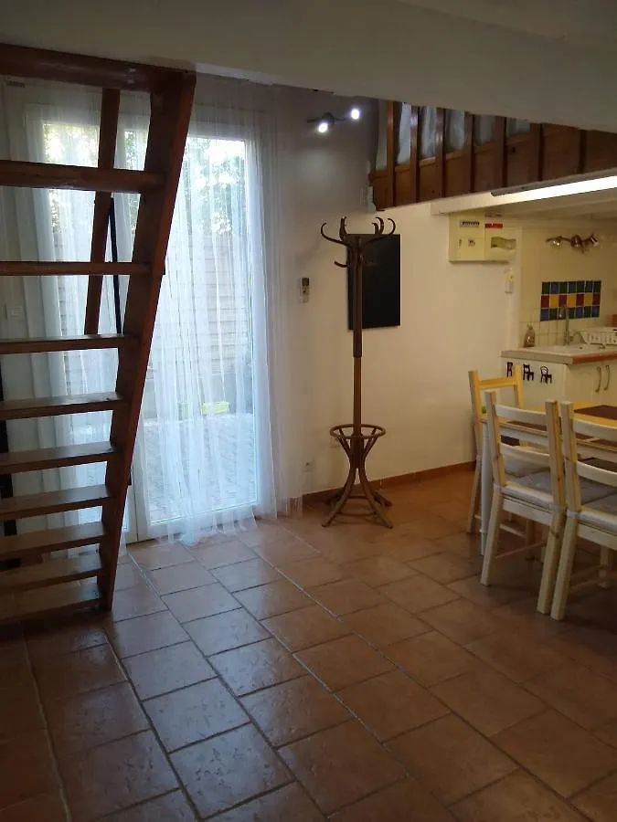 Les sablettes, Appartement atypique les pieds presque dans l'eau La Seyne-sur-Mer